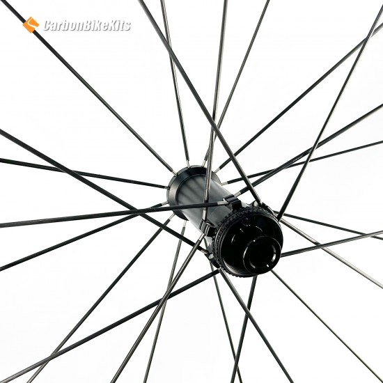 Juego de ruedas de bicicleta de carretera ultraligero 1085g 700C 50x28mm con freno de disco Carbono Tubeless Juego de ruedas de bicicleta de carretera ultraligero 1085g 700C 50x28mm con freno de disco Carbono Tubeless